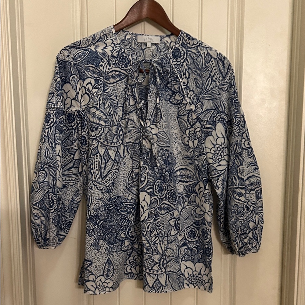 Pearl by Lela Rose Small Blue and White Floral shirt